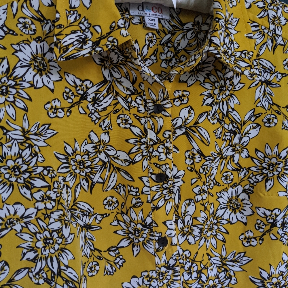 🔴 CLEARANCE   Wildflower Button Up Blouse by Denim & Co.